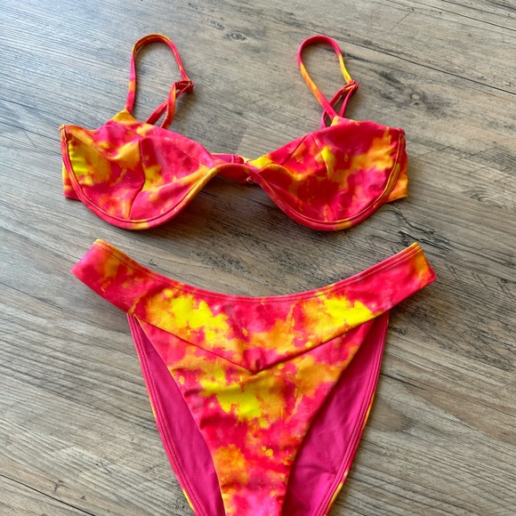 Lovers and Friends Bikini - Picture 1 of 10